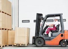 Tips for Safely Loading and Unloading a Forklift