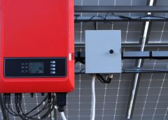 Reasons To Upgrade Your Solar Panel System With a Battery